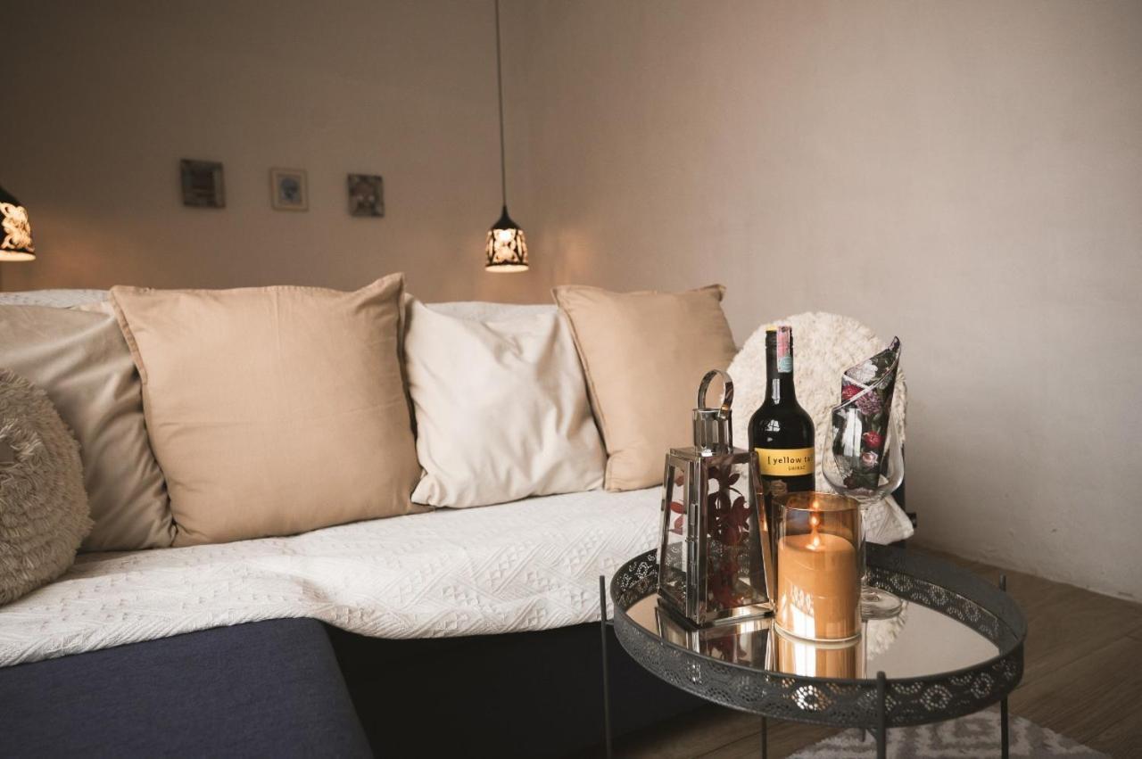 White Wall Riverfront Hotel Kamphaeng Phet Ngoại thất bức ảnh