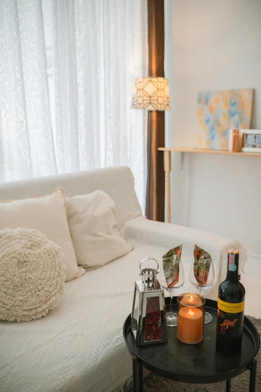 White Wall Riverfront Hotel Kamphaeng Phet Ngoại thất bức ảnh