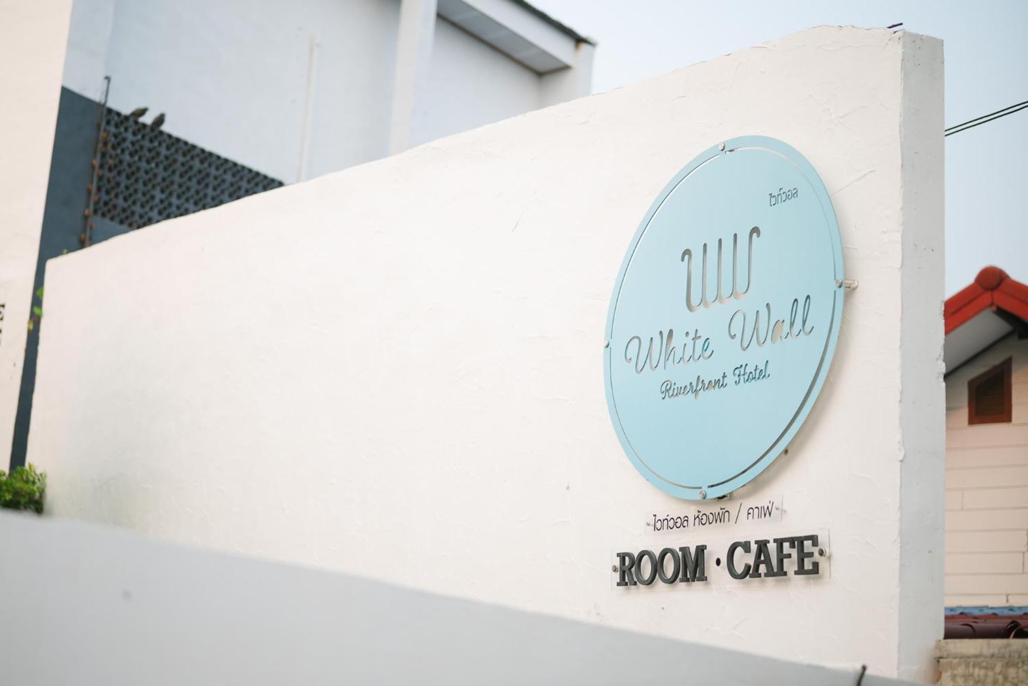 White Wall Riverfront Hotel Kamphaeng Phet Ngoại thất bức ảnh