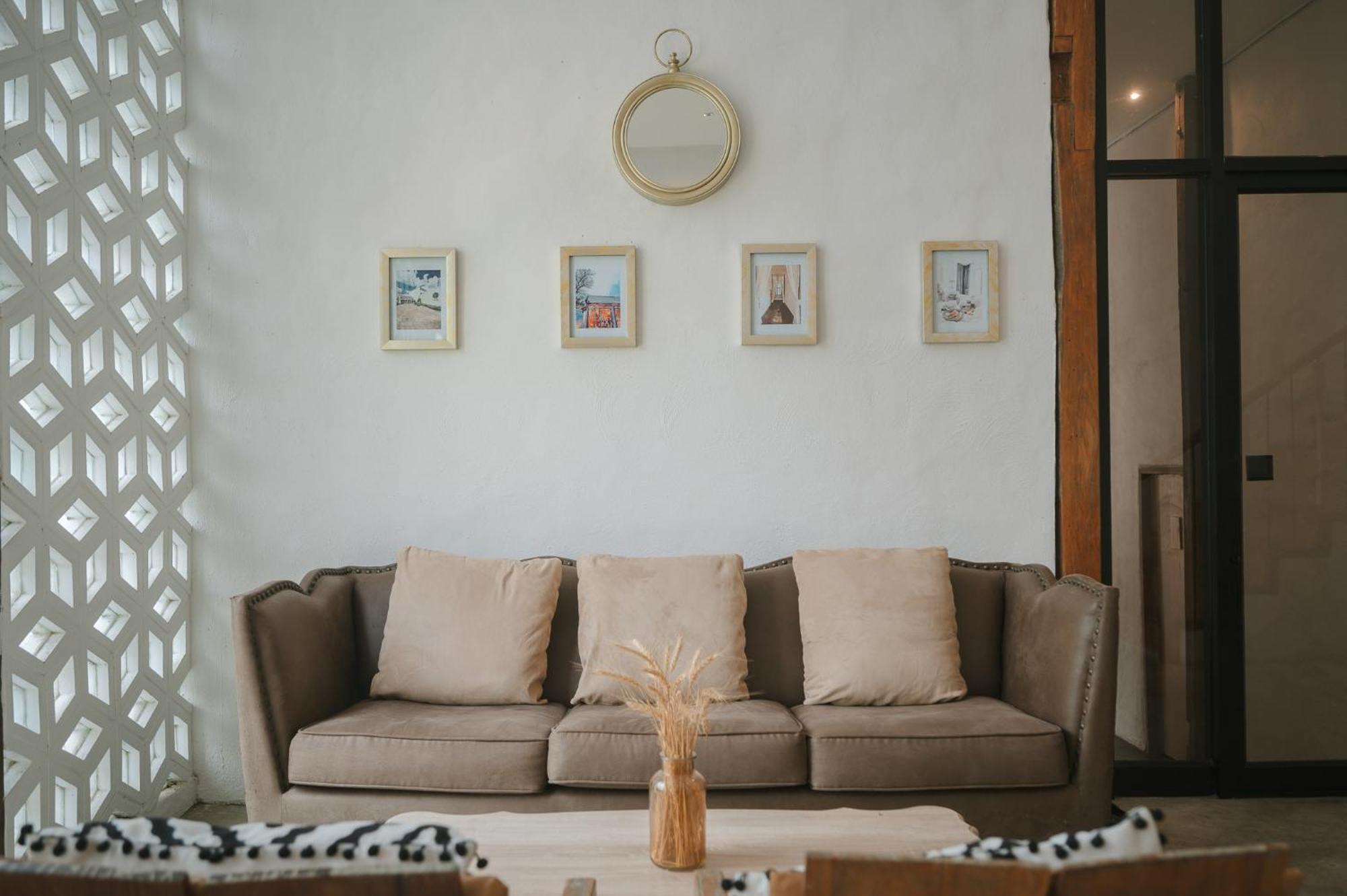 White Wall Riverfront Hotel Kamphaeng Phet Ngoại thất bức ảnh