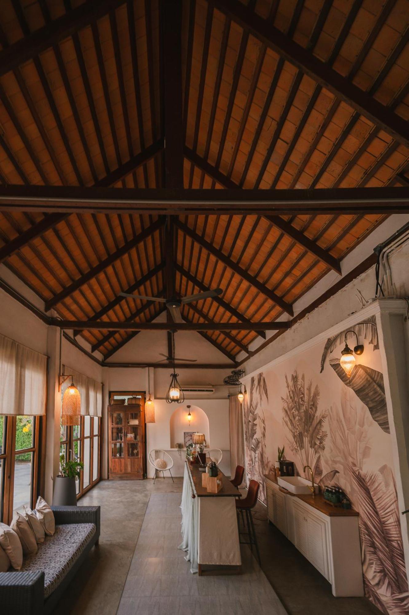 White Wall Riverfront Hotel Kamphaeng Phet Ngoại thất bức ảnh