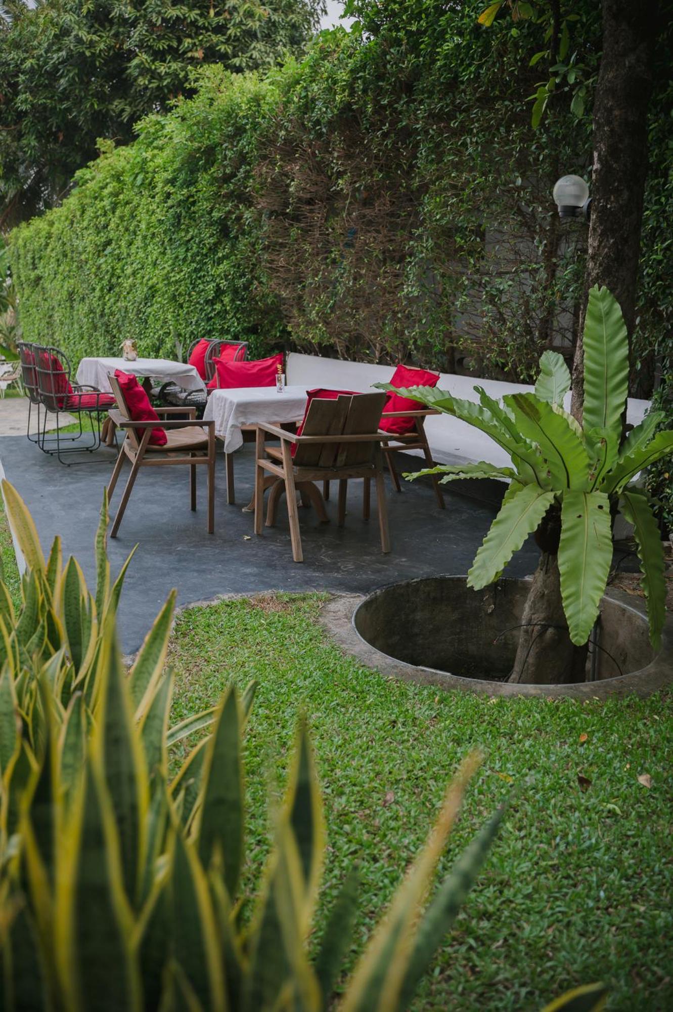 White Wall Riverfront Hotel Kamphaeng Phet Ngoại thất bức ảnh