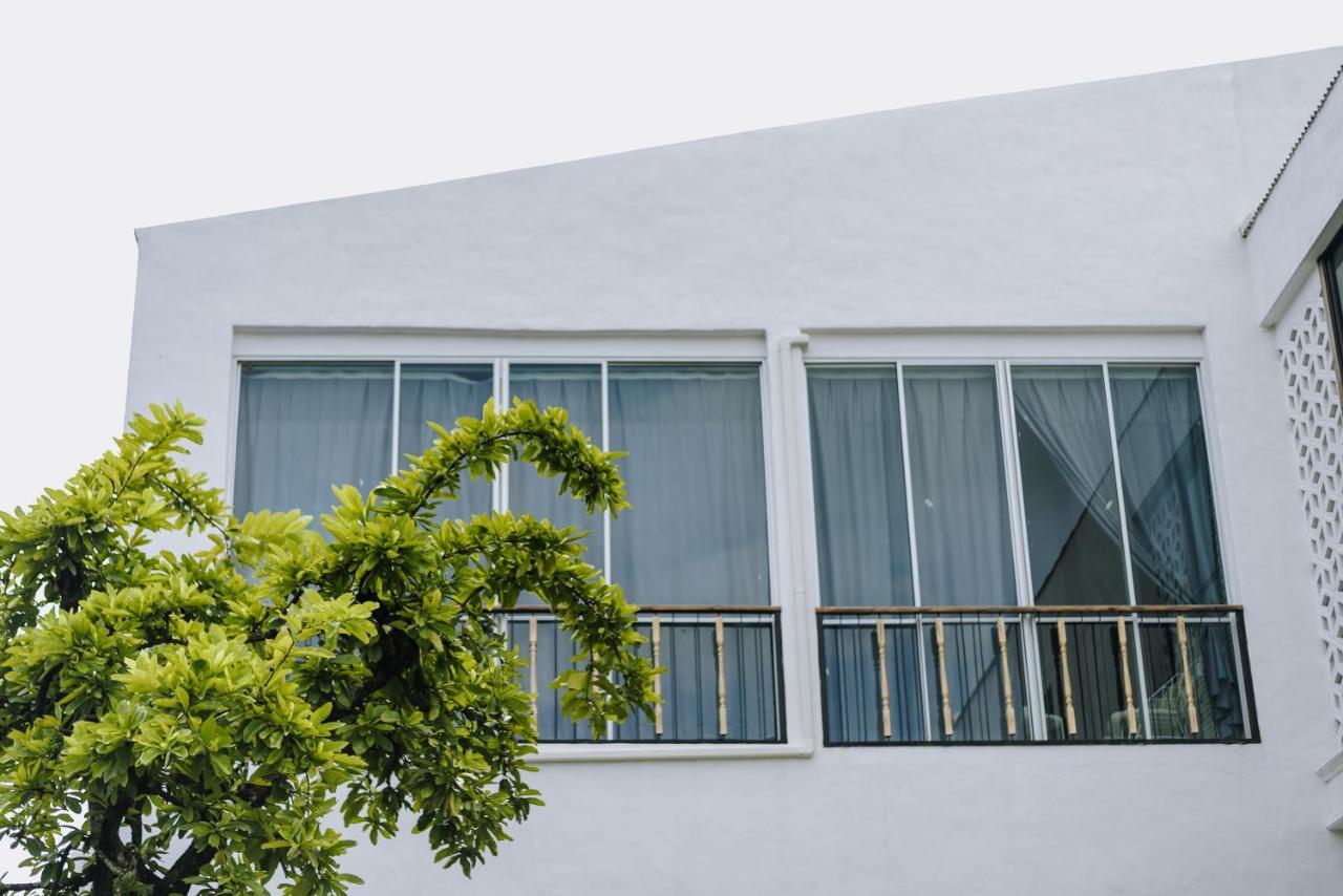 White Wall Riverfront Hotel Kamphaeng Phet Ngoại thất bức ảnh